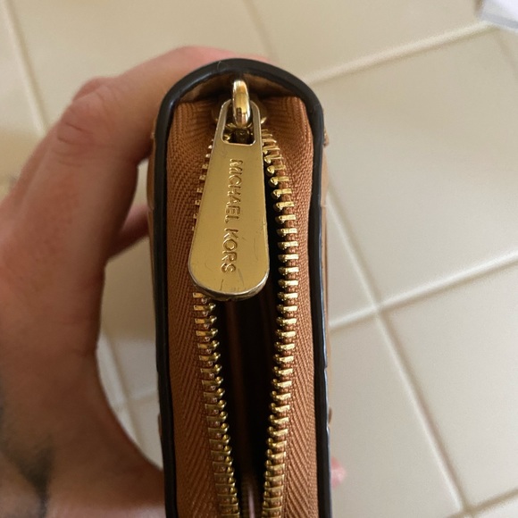 Michael Kors wallet - Picture 5 of 7